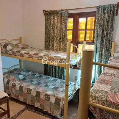 Casa com 233m², 7 quartos (sendo 1 suíte), 2 garagens, no bairro Cachoeira do Bom Jesus em Florianópolis