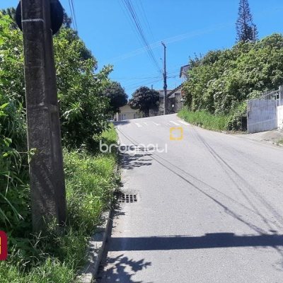 Terreno com 396m², no bairro Forquilhas em São José