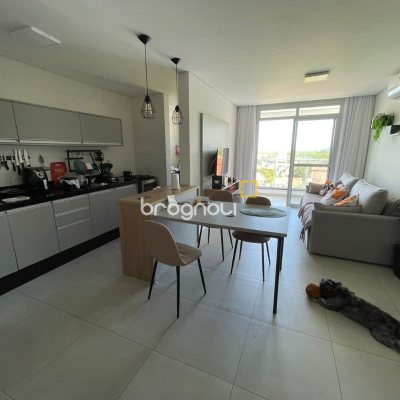 Apartamento com 114m², 3 quartos (sendo 1 suíte), 2 garagens, no bairro Campeche em Florianópolis