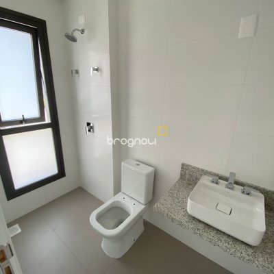 Apartamento com 116m², 3 quartos (sendo 3 suítes), 2 garagens, no bairro Morro das Pedras em Florianópolis