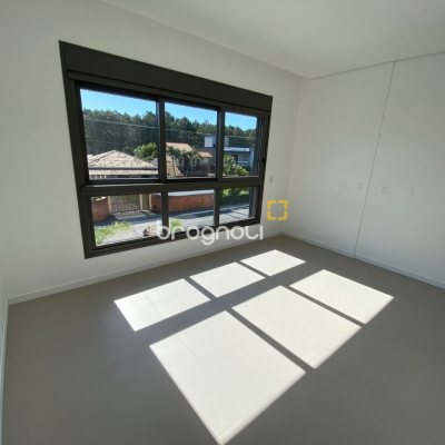 Apartamento com 116m², 3 quartos (sendo 3 suítes), 2 garagens, no bairro Morro das Pedras em Florianópolis