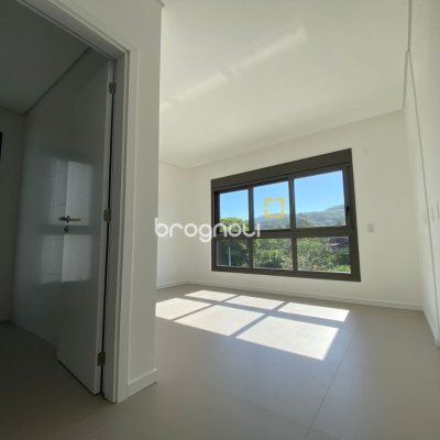 Apartamento com 116m², 3 quartos (sendo 3 suítes), 2 garagens, no bairro Morro das Pedras em Florianópolis