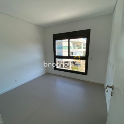 Apartamento com 116m², 3 quartos (sendo 3 suítes), 2 garagens, no bairro Morro das Pedras em Florianópolis