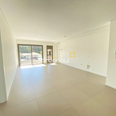 Apartamento com 116m², 3 quartos (sendo 3 suítes), 2 garagens, no bairro Morro das Pedras em Florianópolis