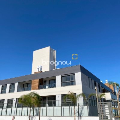 Apartamento com 116m², 3 quartos (sendo 3 suítes), 2 garagens, no bairro Morro das Pedras em Florianópolis