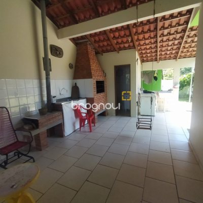 Casa com 117m², 3 quartos, 3 garagens, no bairro Campeche em Florianópolis