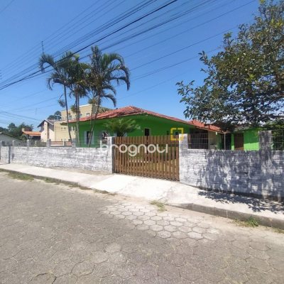 Casa com 117m², 3 quartos, 3 garagens, no bairro Campeche em Florianópolis