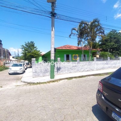 Casa com 117m², 3 quartos, 3 garagens, no bairro Campeche em Florianópolis