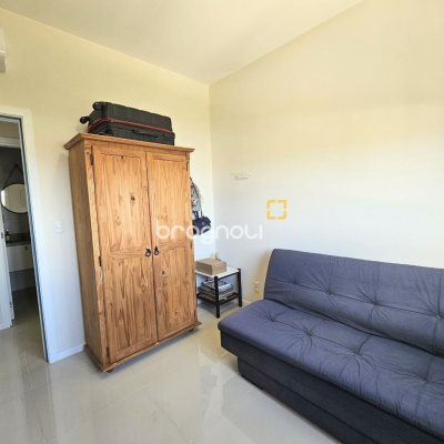 Cobertura com 142m², 3 quartos (sendo 1 suíte), 3 garagens, no bairro Campeche em Florianópolis