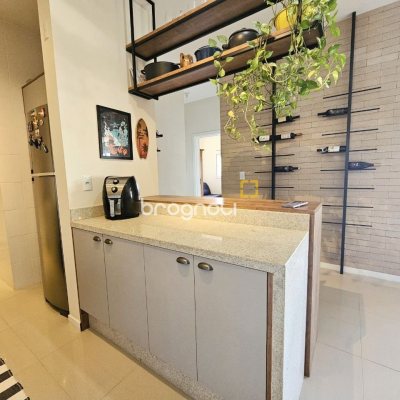 Cobertura com 142m², 3 quartos (sendo 1 suíte), 3 garagens, no bairro Campeche em Florianópolis
