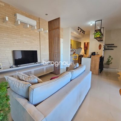 Cobertura com 142m², 3 quartos (sendo 1 suíte), 3 garagens, no bairro Campeche em Florianópolis
