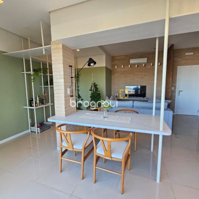 Cobertura com 142m², 3 quartos (sendo 1 suíte), 3 garagens, no bairro Campeche em Florianópolis