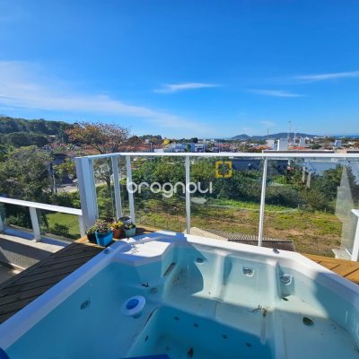 Cobertura com 142m², 3 quartos (sendo 1 suíte), 3 garagens, no bairro Campeche em Florianópolis