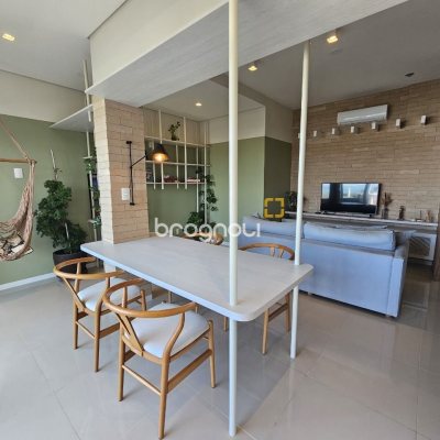 Cobertura com 142m², 3 quartos (sendo 1 suíte), 3 garagens, no bairro Campeche em Florianópolis