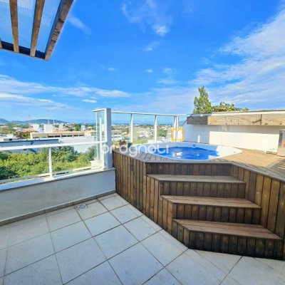 Cobertura com 142m², 3 quartos (sendo 1 suíte), 3 garagens, no bairro Campeche em Florianópolis