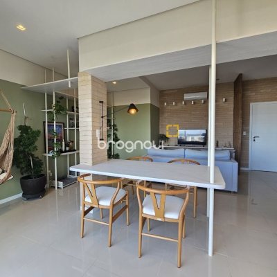 Cobertura com 142m², 3 quartos (sendo 1 suíte), 3 garagens, no bairro Campeche em Florianópolis