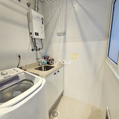 Cobertura com 142m², 3 quartos (sendo 1 suíte), 3 garagens, no bairro Campeche em Florianópolis