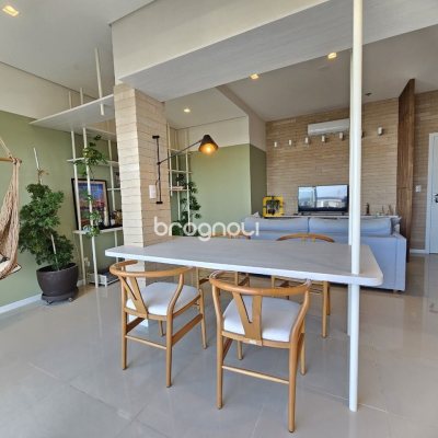 Cobertura com 142m², 3 quartos (sendo 1 suíte), 3 garagens, no bairro Campeche em Florianópolis