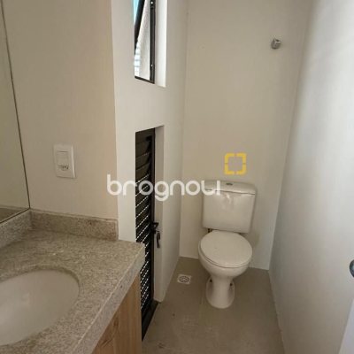 Sala com 48m², 1 garagem, no bairro Centro em Florianópolis