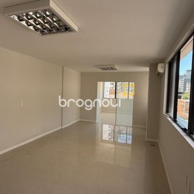 Sala com 48m², 1 garagem, no bairro Centro em Florianópolis