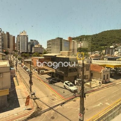 Sala com 48m², 1 garagem, no bairro Centro em Florianópolis
