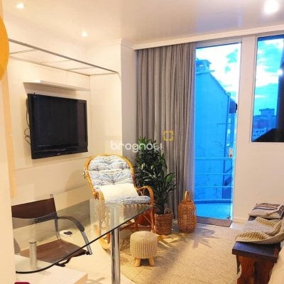 Casa com 450m², 8 quartos (sendo 8 suítes), 5 garagens, no bairro Centro em Florianópolis