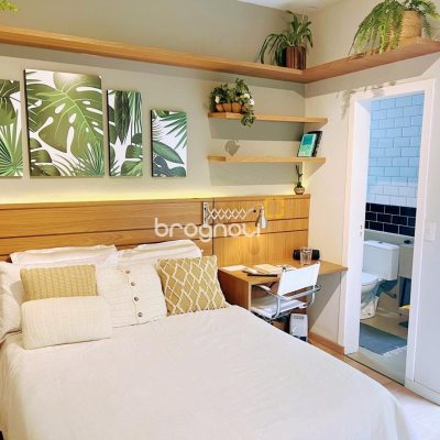 Casa com 450m², 8 quartos (sendo 8 suítes), 5 garagens, no bairro Centro em Florianópolis