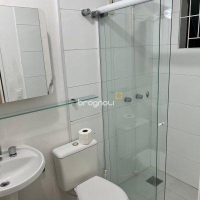 Casa com 450m², 8 quartos (sendo 8 suítes), 5 garagens, no bairro Centro em Florianópolis