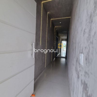 Casa com 450m², 8 quartos (sendo 8 suítes), 5 garagens, no bairro Centro em Florianópolis