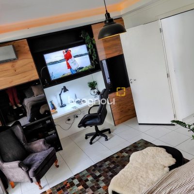 Casa com 450m², 8 quartos (sendo 8 suítes), 5 garagens, no bairro Centro em Florianópolis