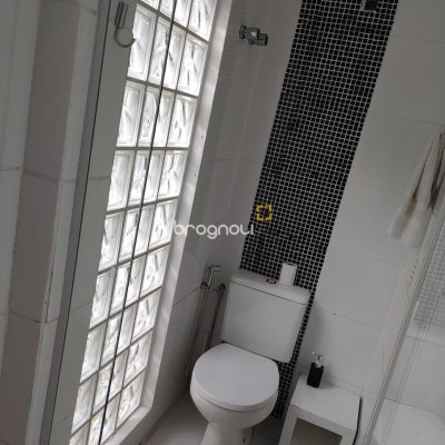 Casa com 450m², 8 quartos (sendo 8 suítes), 5 garagens, no bairro Centro em Florianópolis