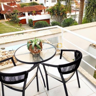 Casa com 450m², 8 quartos (sendo 8 suítes), 5 garagens, no bairro Centro em Florianópolis