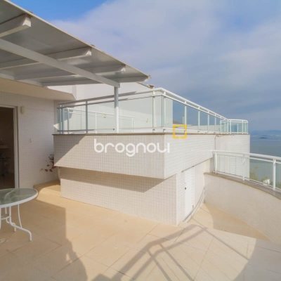 Cobertura com 297m², 4 quartos (sendo 2 suítes), 3 garagens, no bairro João Paulo em Florianópolis