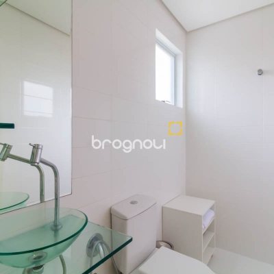 Cobertura com 297m², 4 quartos (sendo 2 suítes), 3 garagens, no bairro João Paulo em Florianópolis