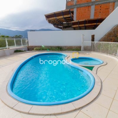Cobertura com 297m², 4 quartos (sendo 2 suítes), 3 garagens, no bairro João Paulo em Florianópolis