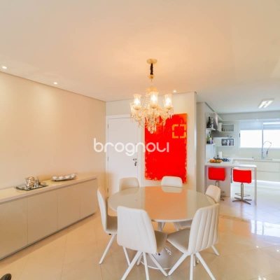 Cobertura com 297m², 4 quartos (sendo 2 suítes), 3 garagens, no bairro João Paulo em Florianópolis