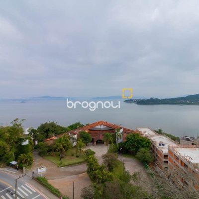 Cobertura com 297m², 4 quartos (sendo 2 suítes), 3 garagens, no bairro João Paulo em Florianópolis