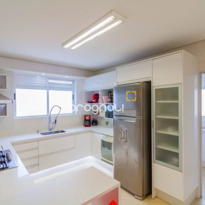 Cobertura com 297m², 4 quartos (sendo 2 suítes), 3 garagens, no bairro João Paulo em Florianópolis