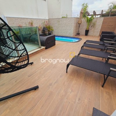 Cobertura com 219m², 2 quartos (sendo 2 suítes), 2 garagens, no bairro Campeche em Florianópolis