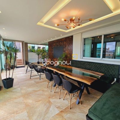 Cobertura com 219m², 2 quartos (sendo 2 suítes), 2 garagens, no bairro Campeche em Florianópolis