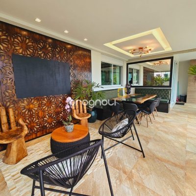 Cobertura com 219m², 2 quartos (sendo 2 suítes), 2 garagens, no bairro Campeche em Florianópolis