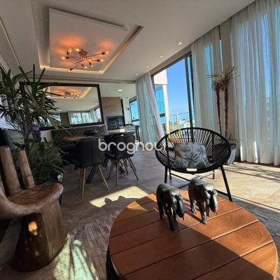 Cobertura com 219m², 2 quartos (sendo 2 suítes), 2 garagens, no bairro Campeche em Florianópolis