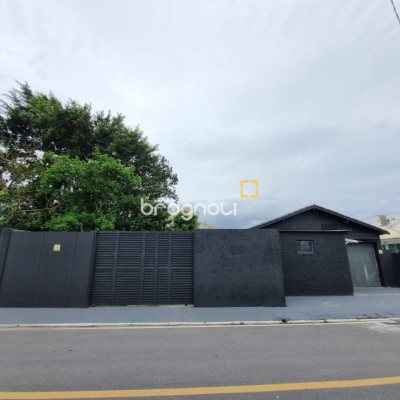 Galpão com 100m², 6 garagens, no bairro Ponte do Imaruim em Palhoça