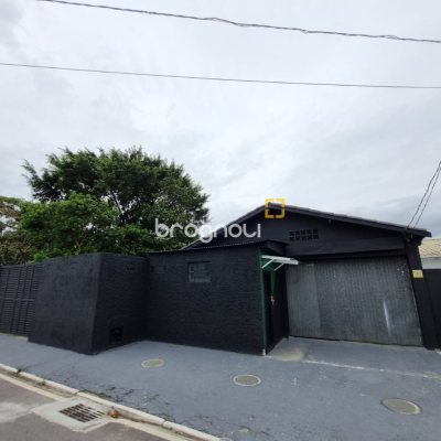 Galpão com 100m², 6 garagens, no bairro Ponte do Imaruim em Palhoça