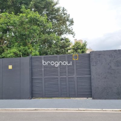 Galpão com 100m², 6 garagens, no bairro Ponte do Imaruim em Palhoça