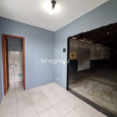 Galpão com 100m², 6 garagens, no bairro Ponte do Imaruim em Palhoça