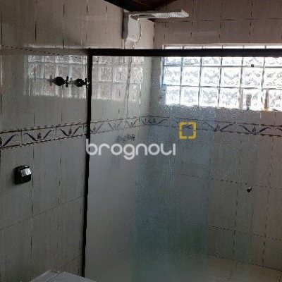 Casa com 243m², 4 quartos (sendo 1 suíte), 2 garagens, no bairro Córrego Grande em Florianópolis