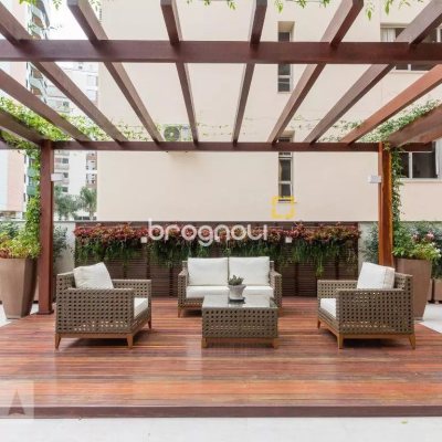 Apartamento com 170m², 3 quartos (sendo 2 suítes), 3 garagens, no bairro Centro em Florianópolis