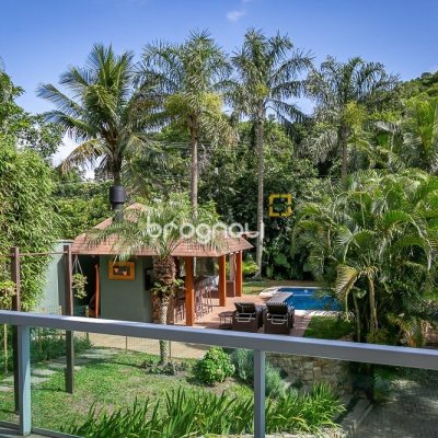 Casa com 410m², 4 quartos (sendo 4 suítes), 3 garagens, no bairro Praia Mole em Florianópolis