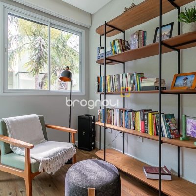Casa com 410m², 4 quartos (sendo 4 suítes), 3 garagens, no bairro Praia Mole em Florianópolis